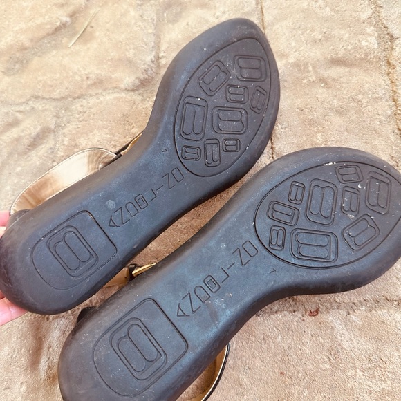 Bandolino black sandals size 7 - Picture 4 of 8